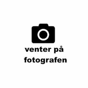 Et sort kameraikon over teksten Natriumhydroxid 28% på en almindelig hvid baggrund.
