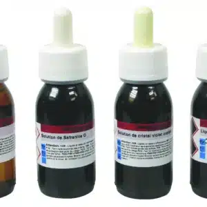 GRAM-farvningskit til mælkebakterier indeholder fire dråbeflasker: rapid differentiator, safranin O, crystal violet og Lugol's iodine.