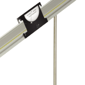 PASCO Angle Indicator ME-9495A med hængende messing-plumb bob monteret på dynamics-bane